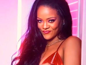 Em meio a pandemia, Rihanna crítica Donald Trump e afirma: 