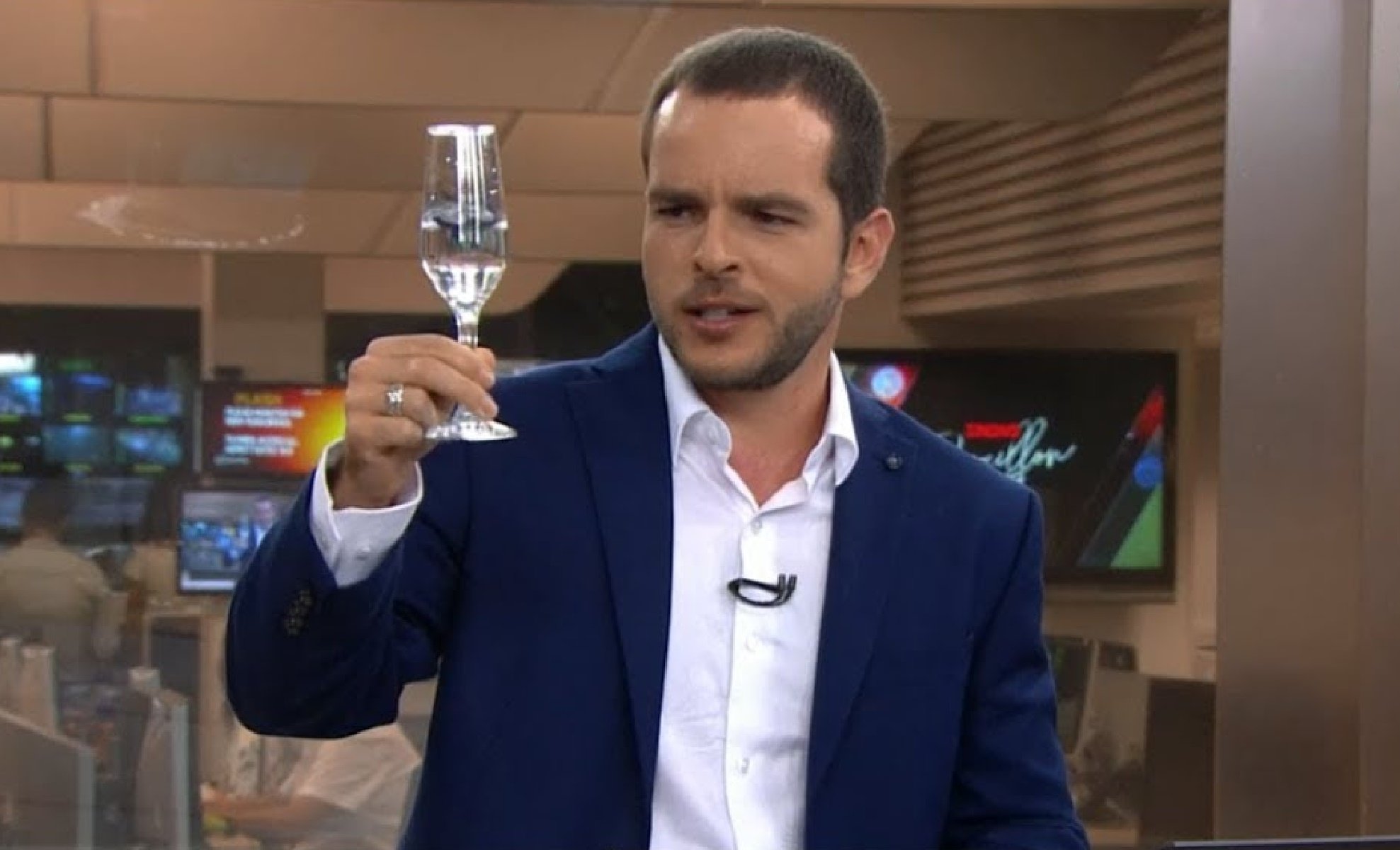 http://tvfoco.uai.com.br/wp-content/uploads/2015/05/Daniela-Mercury.jpg