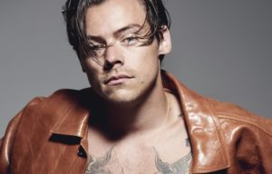 Harry Styles faz homenagem para sua ex-namorada, Caroline Flack (Foto: Reprodução)