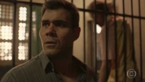 Magno (Juliano Cazarré) em cena de Amor de Mãe (Foto: Reprodução/Globo)