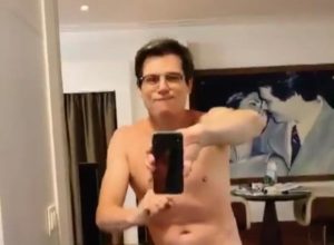 O apresentador Celso Portiolli criou uma conta no Tik Tok e já tem feito sucesso entre os usuários do aplicativo (Foto: Reproduçao)