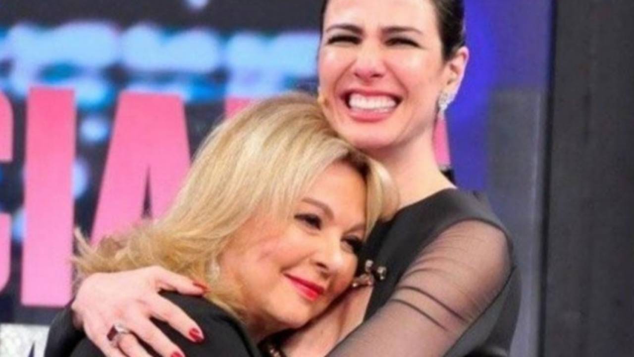 http://tvfoco.uai.com.br/wp-content/uploads/2015/05/Daniela-Mercury.jpg