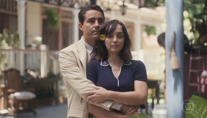 Almeida (Ricardo Pereira) e Clotilde (Simone Spoladore) terão casamento em Éramos Seis (Foto: Reprodução/Globo)