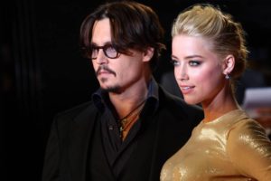 Johnny Depp acusa ex-mulher, Amber Heard de lhe trair em ménage (Foto: Reprodução)