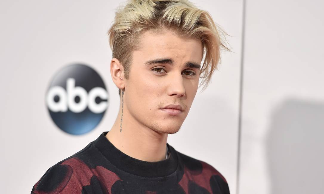 Justin Bieber escorraça seguidora após ela defender Donald Trump (Foto: Reprodução)