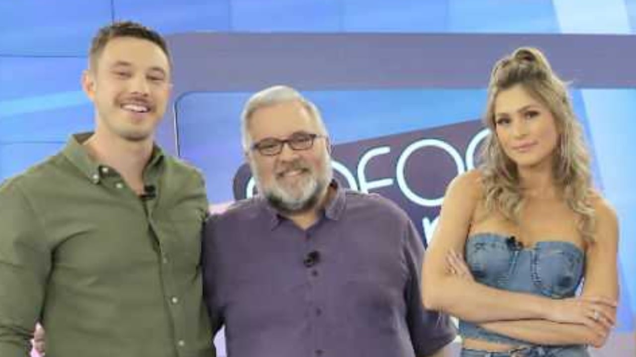 http://tvfoco.uai.com.br/wp-content/uploads/2015/05/Daniela-Mercury.jpg