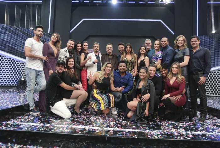 http://tvfoco.uai.com.br/wp-content/uploads/2015/05/Daniela-Mercury.jpg