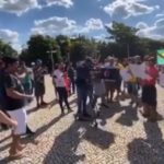 Jornalistas da Globo foram humilhados por manifestantes - Foto: Reprodução