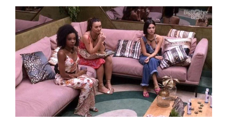 http://tvfoco.uai.com.br/wp-content/uploads/2015/05/Daniela-Mercury.jpg