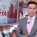 Luiz Bacci à frente do Cidade Alerta (Foto: Reprodução / Record)