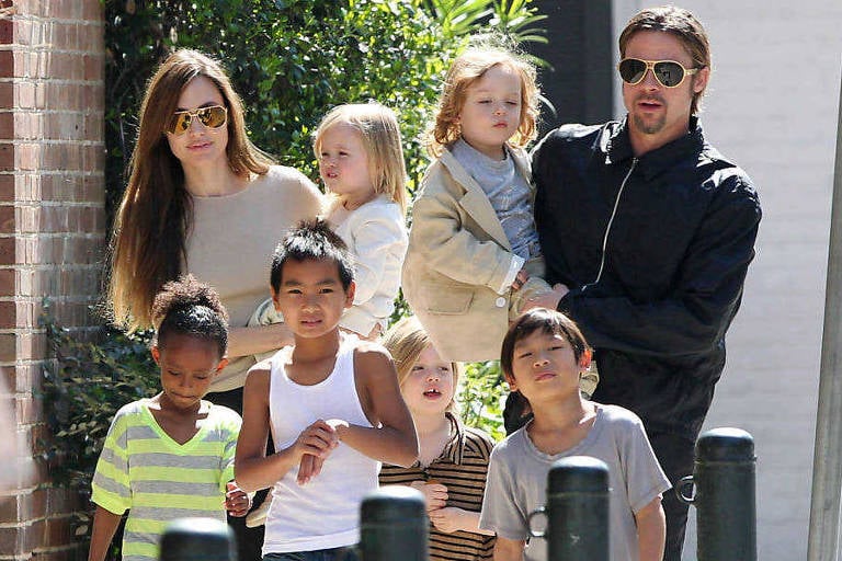 Brad Pitt, Angelina Jolie e filhos (Foto: Reprodução)