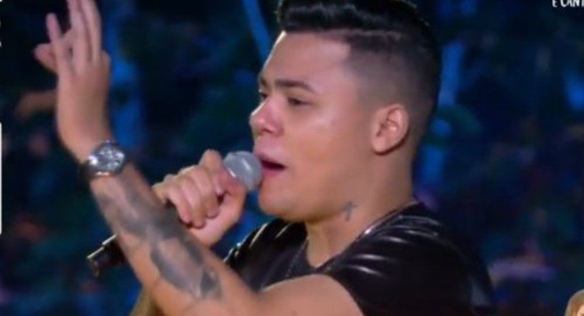 Felipe Araújo se desentendeu com o apresentador de uma live (Foto: Reprodução)