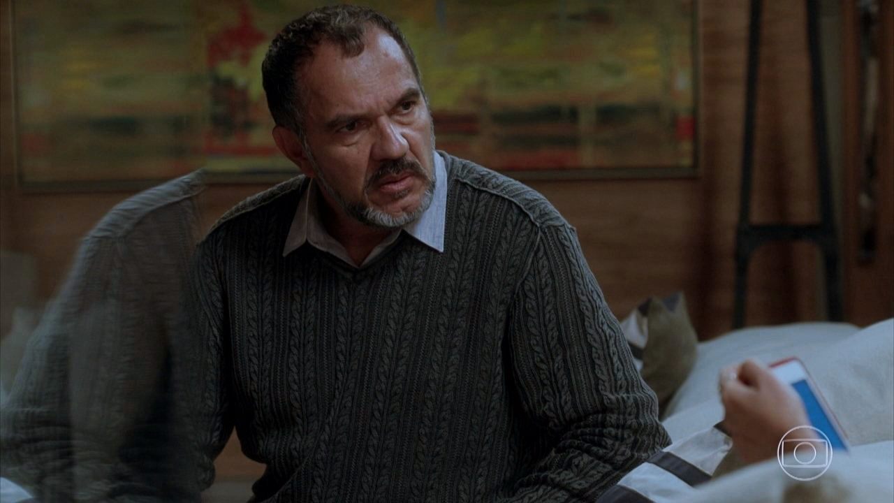 Germano (Humberto Martins) descobre que Eliza (Marina Ruy Barbosa) é sua filha em Totalmente Demais (Foto: Reprodução/Globo)