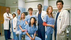 Elenco de Grey’s Anatomy faz vídeo agradecendo aos profissionais da saúde  em meio pandemia de coronavírus (Foto: Reprodução)