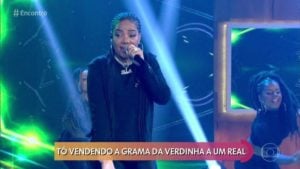 Ludmilla canta música polêmica no Encontro. (Foto: Reprodução)