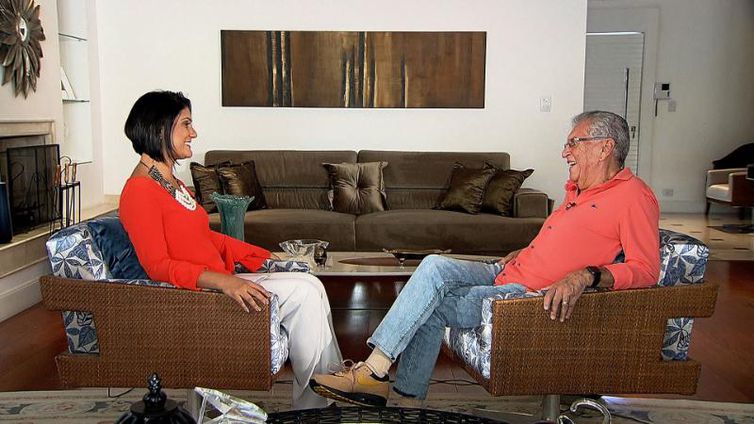 Roseann Kennedy entrevista o apresentador Carlos Alberto de Nóbrega( Imagem: Divulgação/TV Brasil) Roseann Kennedy entrevista o apresentador Carlos Alberto de Nóbrega( Imagem: Divulgação/TV Brasil)