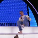Luciano Huck tira roupa no Caldeirão (Foto: Reprodução)