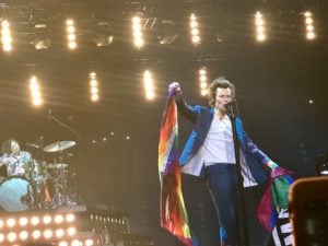 Harry Styles surpreende e revela bissexualidade (Foto: Reprodução)