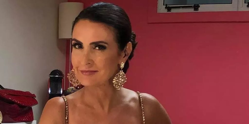 Globo: Fátima Bernardes apareceu em meio a um matagal em fotos (Foto: Reprodução)