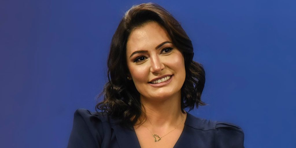 Michelle Bolsonaro tem privacidade arrancada pela mídia (Foto: Reprodução)