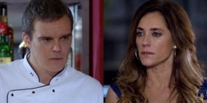 René (Dalton Vigh) vai escorraçar Tereza Cristina (Christiane Torloni) de seu restaurante em Fina Estampa (Foto: Reprodução/Globo)