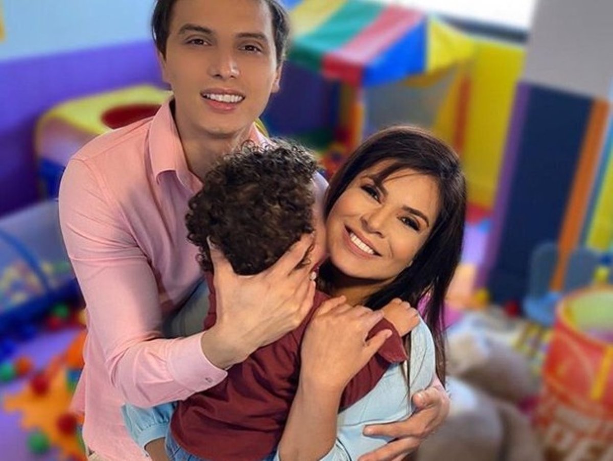 Mara Maravilha posta foto ao lado do filho (Foto: Reprodução)