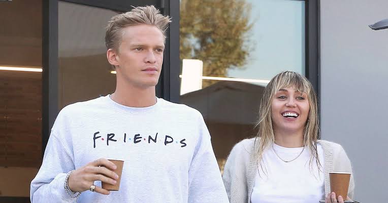 Namorando Cody Simpson, Miley Cyrus anuncia chegada de novo membro na família (Foto: Reprodução)