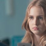 Clara em cena da novela Malhação Viva a Diferença onde anda despertando muita raiva por onde passa (Foto: Reprodução/Globo)