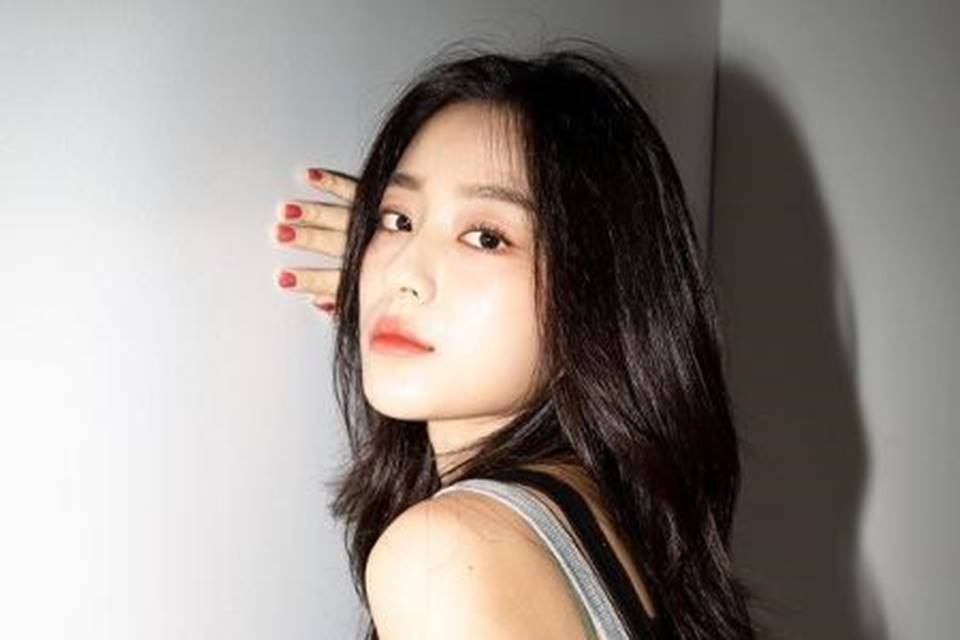 Min Ah, cantora K-pop, é salva por policial após tentativa de suicídio (Foto: Reprodução)
