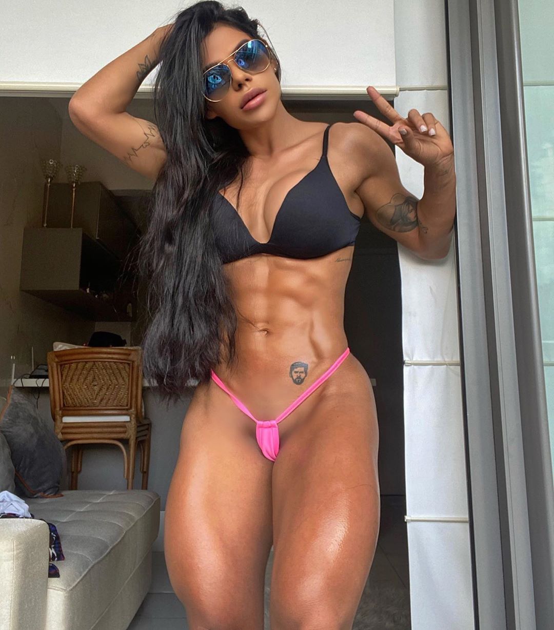 Suzy Cortez, Miss Bumbum, revela que tem ganho mais de R$ 1 milhão mensais vendendo nudes (Foto: Reprodução)