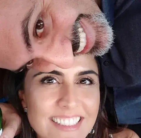 Carla Cecato ao lado do marido (Foto: Reprodução)
