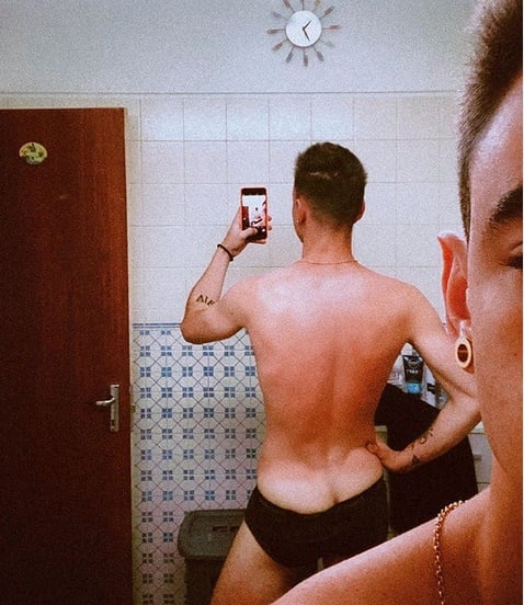 Mayã Frota exibindo o seu bumbum em foto (Imagem: Reprodução)