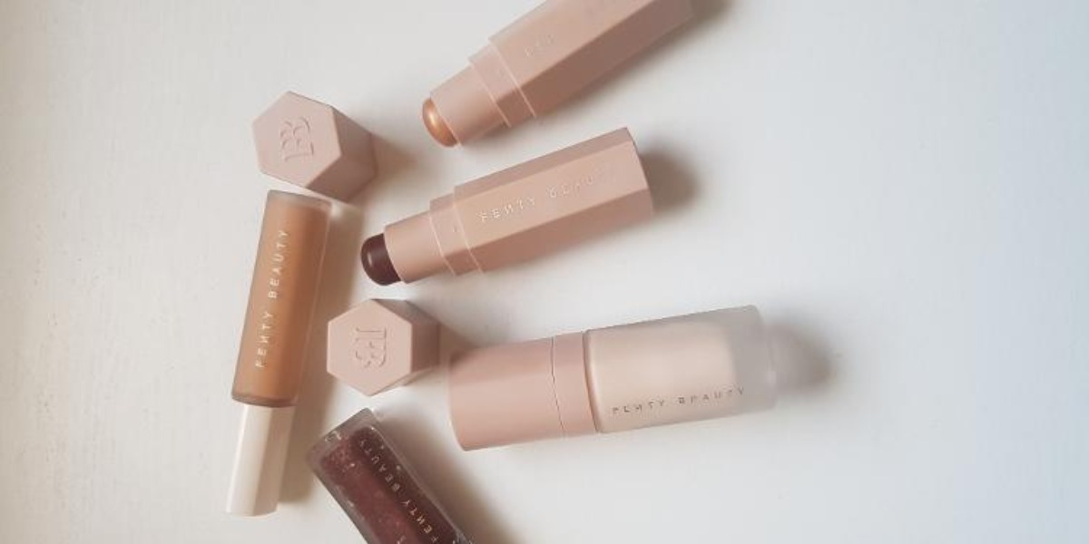 Alguns dos produtos disponibilizados pela FENTY (Foto: Reprodução)
