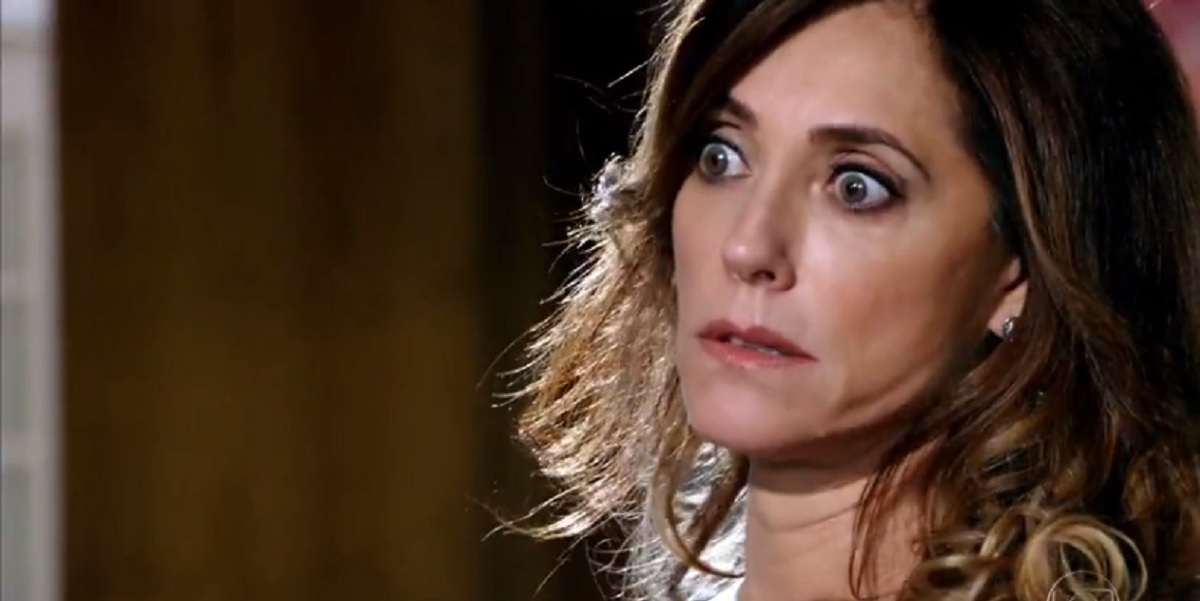 http://tvfoco.uai.com.br/wp-content/uploads/2015/05/Daniela-Mercury.jpg