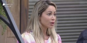 Carol Narizinho acabou deixando partes íntimas escapar em A Fazenda 12 e fez relato para colegas de confinamento (Foto: Reprodução)