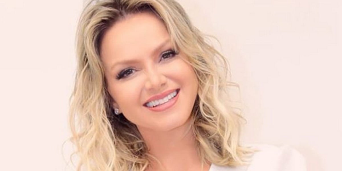 Eliana, apresentadora do SBT, relembrou clique ousado de quando era mais jovem (Foto: Reprodução)