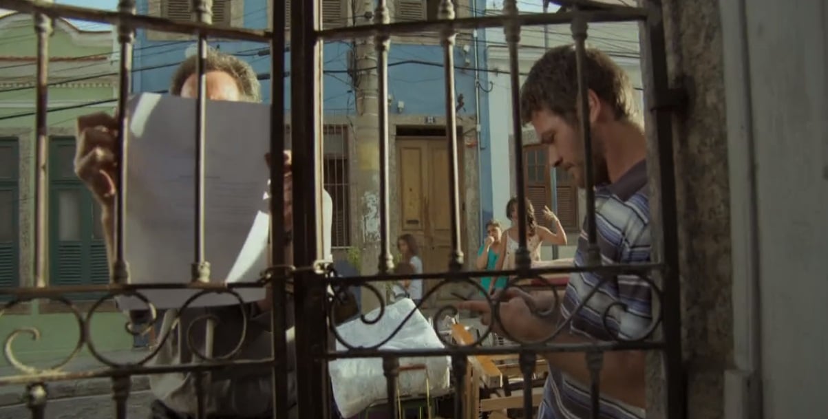 Rubinho estará bem preocupado com o seu despejo em A Força do Querer