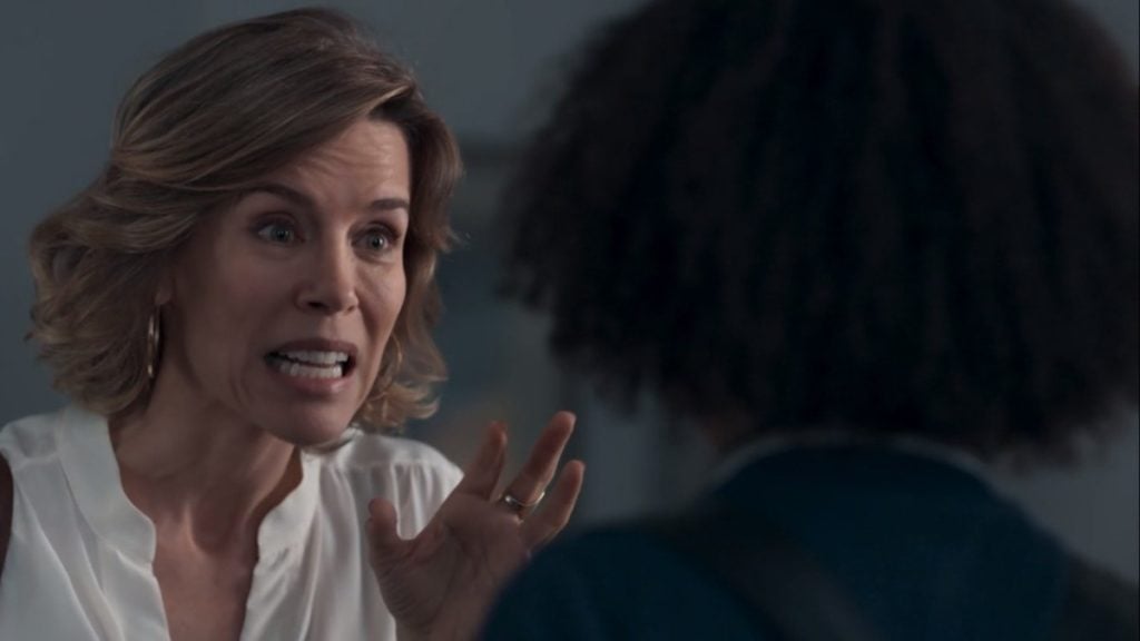 Malu (Daniela Galli) confronta Ellen (Heslaine Vieira) em Malhação - Viva a Diferença