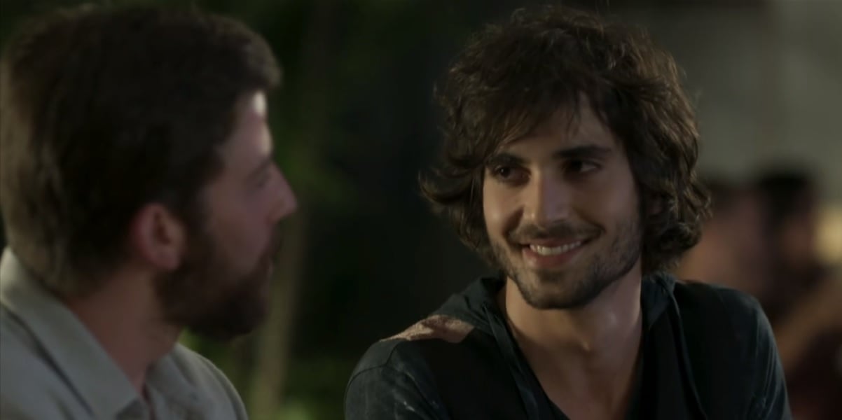 Ruy faz confissão indiscreta para seu amigo em A Força do Querer