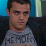 Felipe Simas é o intérprete de Téo na novela Salve-se Quem Puder (Foto: Reprodução/Globo)