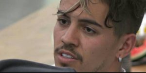 Biel voltou a atacar Jojo Todynho em A Fazenda 12 durante conversa com Mirella (Foto: Reprodução/ PlayPlus)