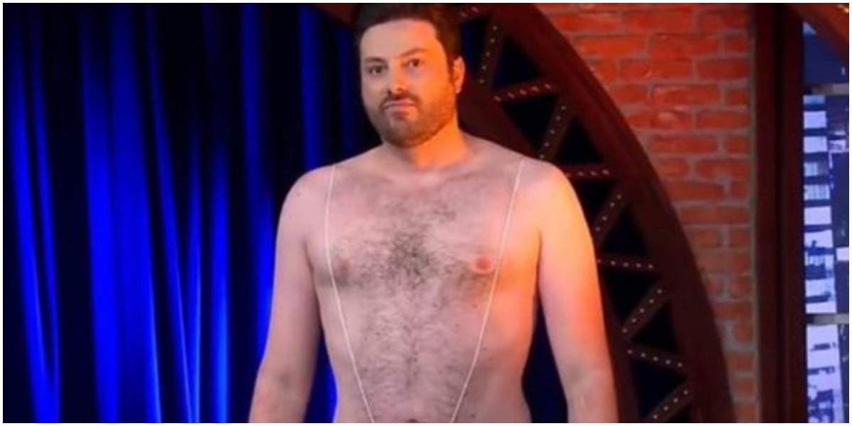 Danilo Gentili sem roupa durante o The Noite no SBT (Foto: Reprodução)