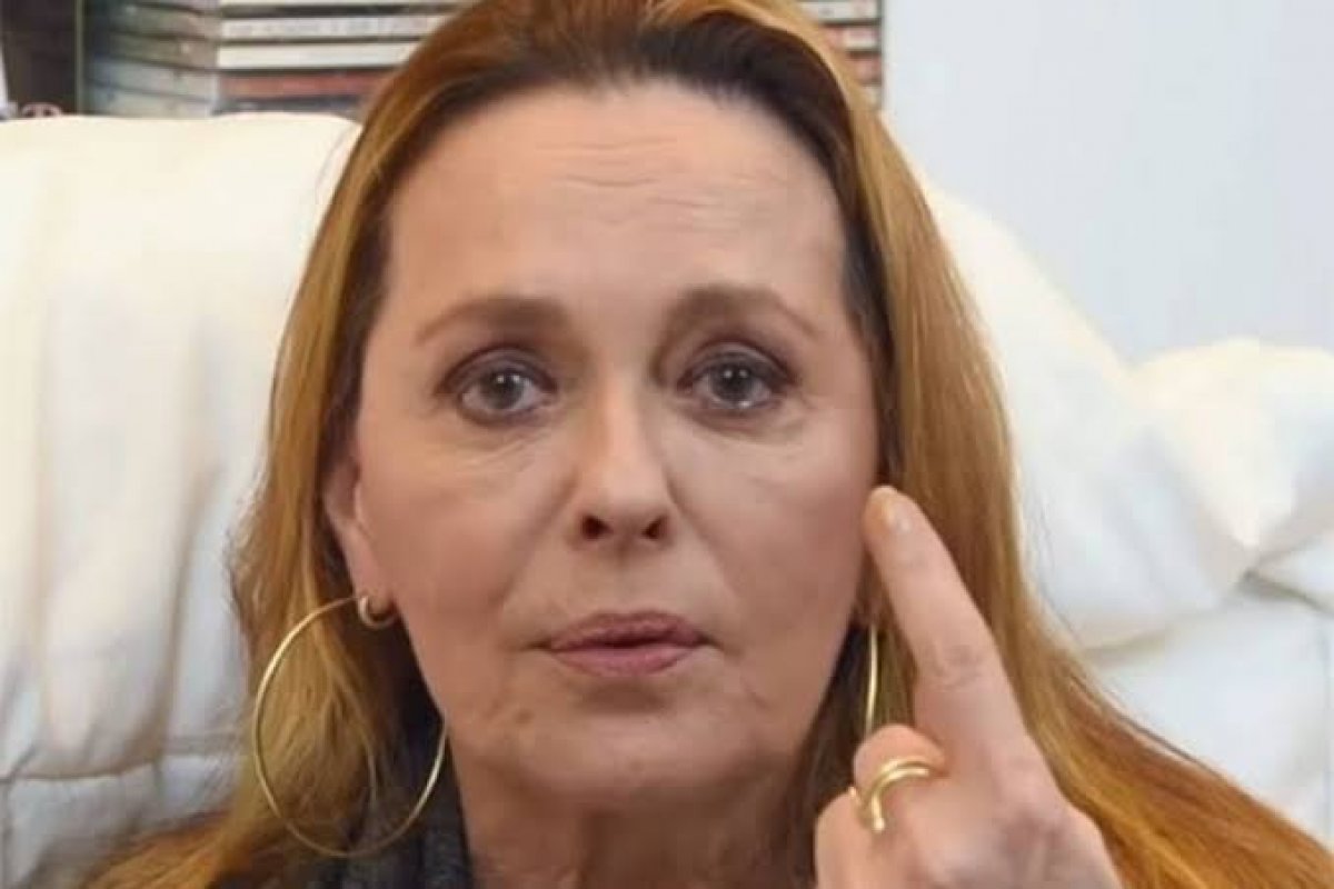 Atriz Maria Zilda voltou a atacar a Globo em live (Foto: Reprodução)