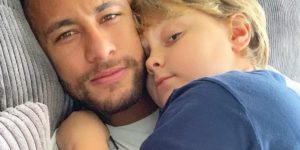 Neymar e o filho Davi Lucca (Foto: Reprodução)