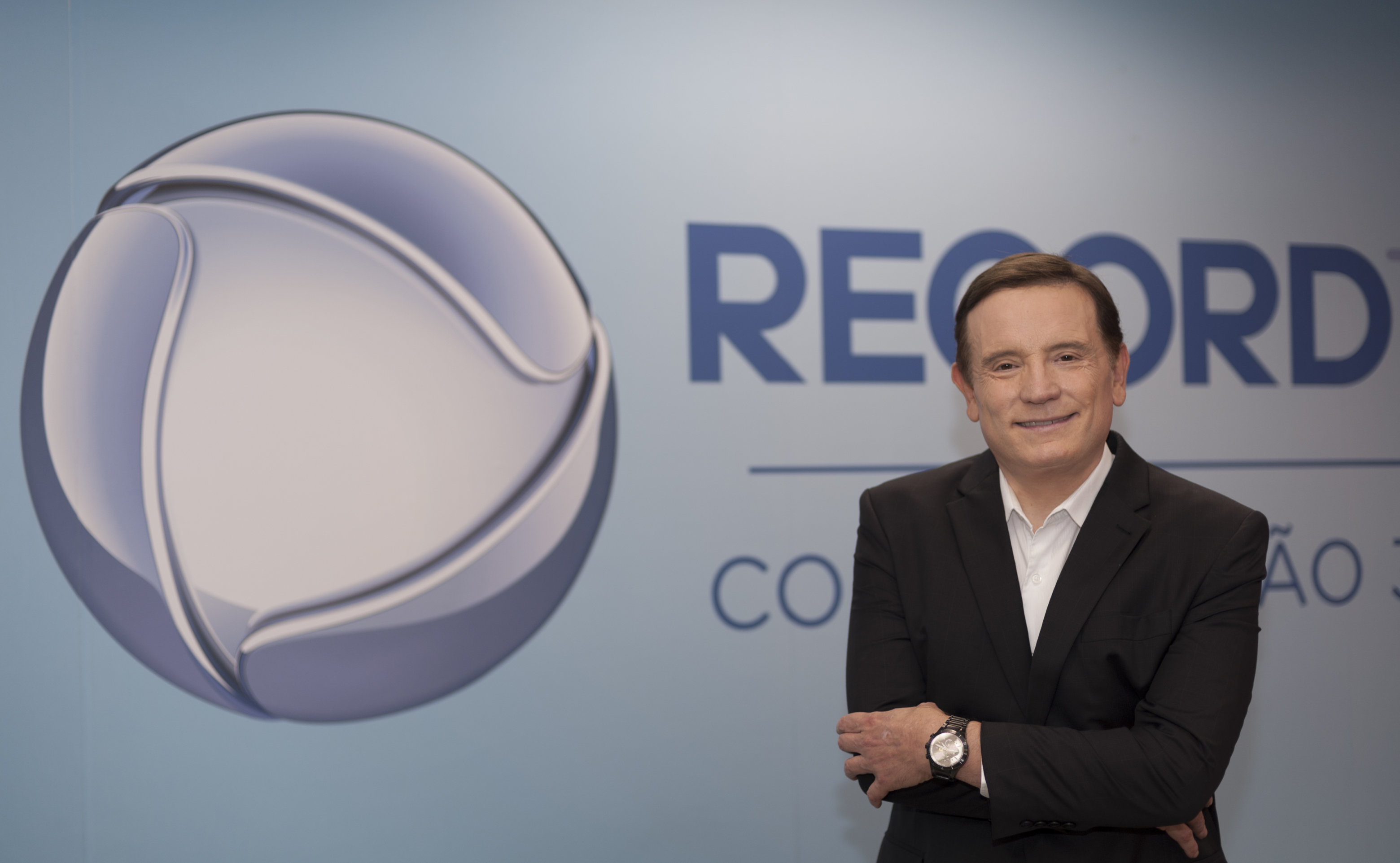 http://tvfoco.uai.com.br/wp-content/uploads/2015/05/Daniela-Mercury.jpg