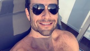 Sergio Marone surgiu mostrando quase tudo em foto sensual