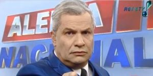 Sikêra Jr. à frente do Alerta Nacional, seu bem-sucedido programa na RedeTV! (Foto: Reprodução)