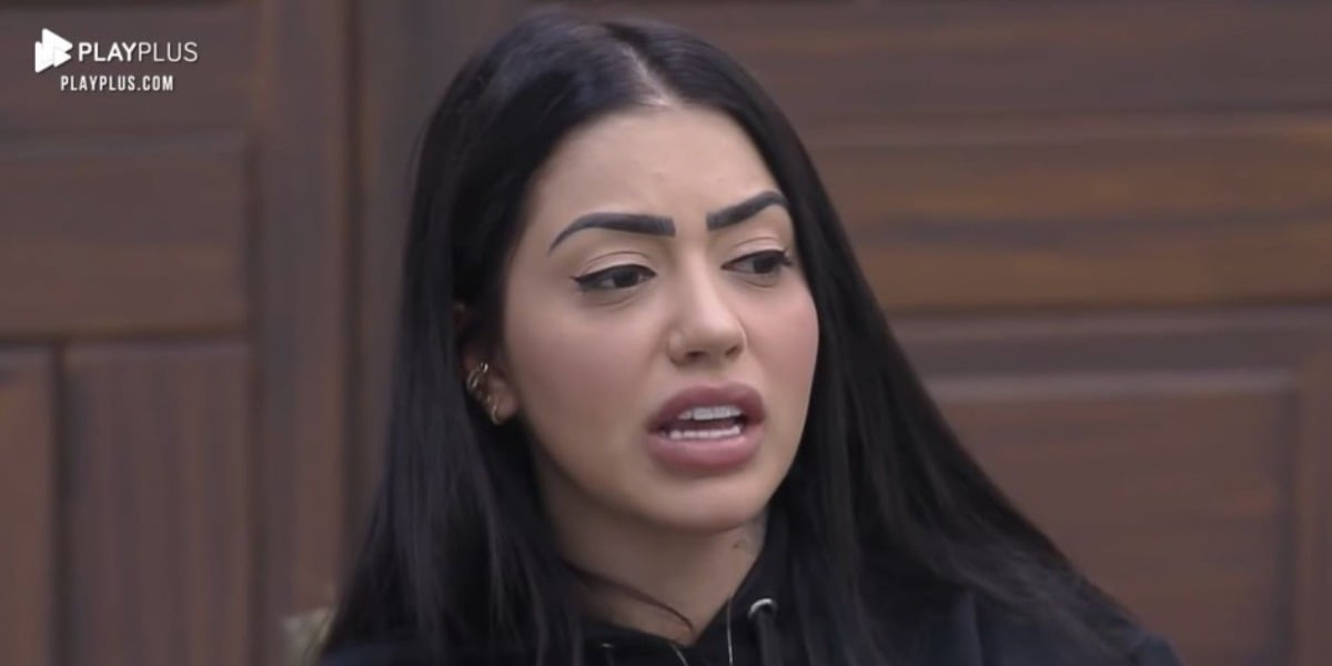 MC Mirella revela saudades do ex em A Fazenda 12 (Foto: Reprodução)