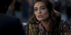 Bibi (Juliana Paes) vai causar na delegacia (Foto: Reprodução/Globo)