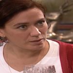 Ingrid fica chocada com cena em Laços de Família (Foto: Reprodução/Globo)
